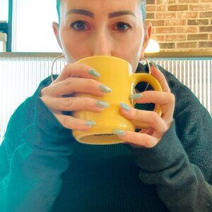 Meet your Posher, Niki